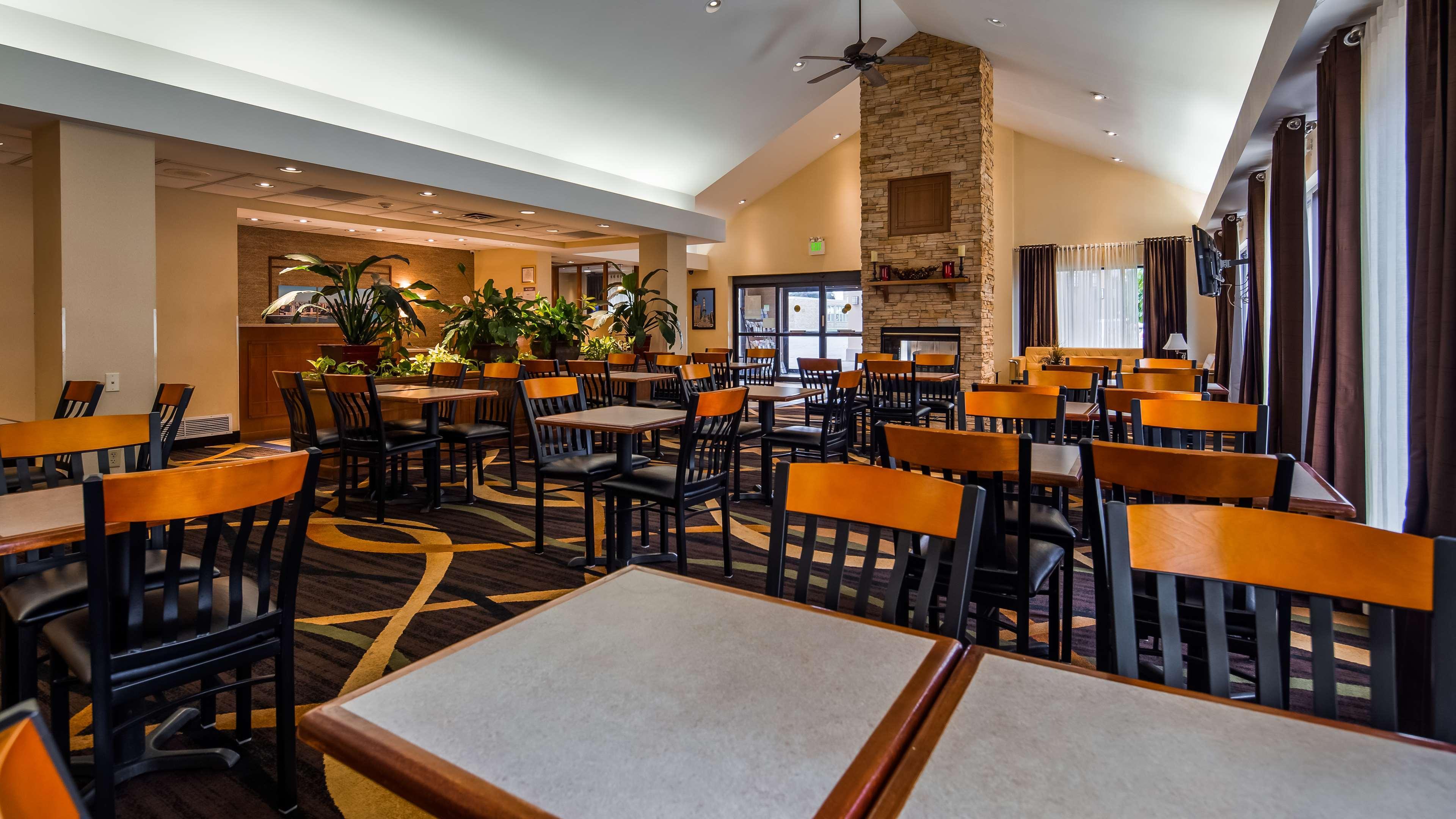 Best Western Galleria Inn & Suites Cheektowaga Exteriér fotografie