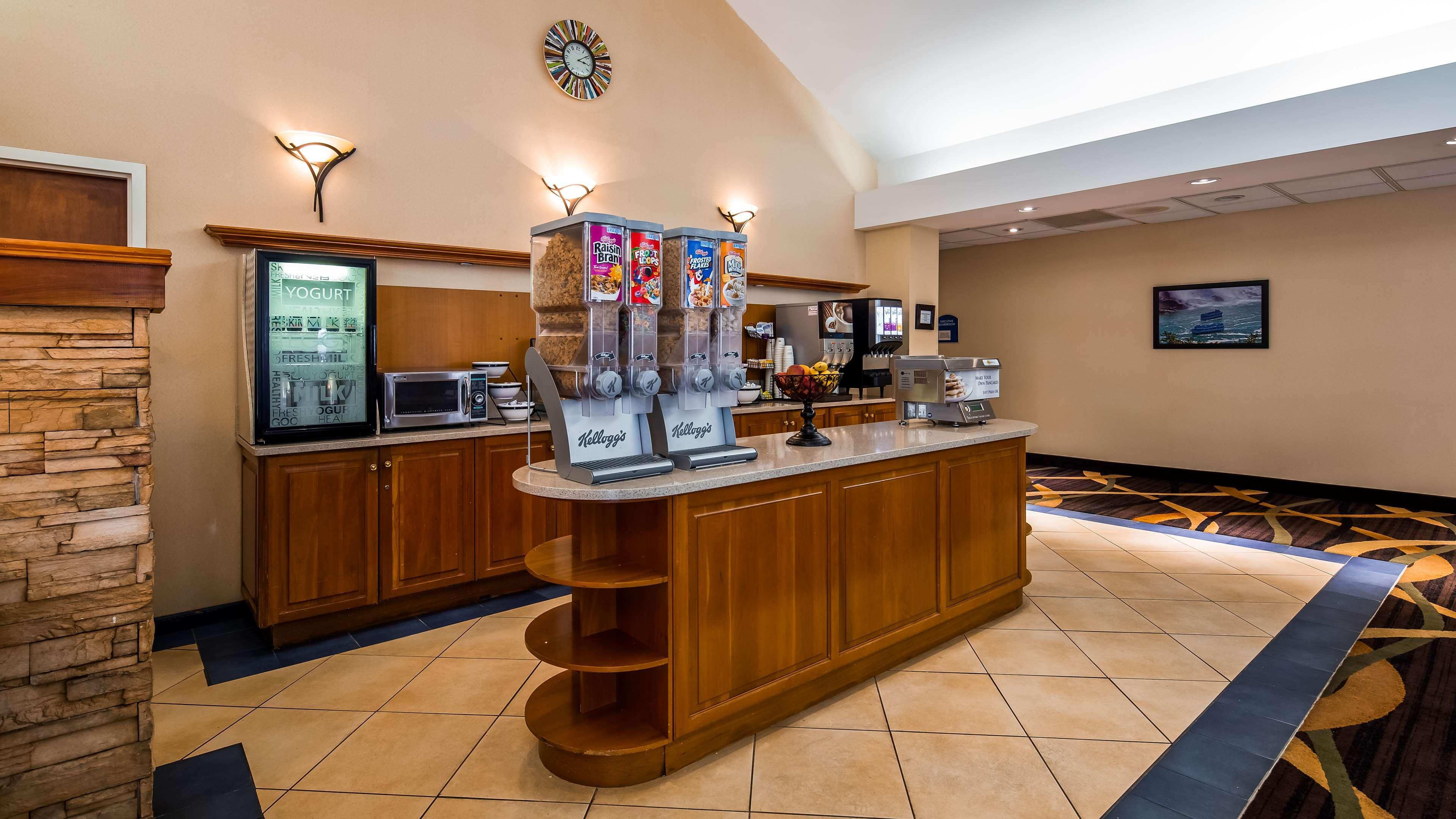 Best Western Galleria Inn & Suites Cheektowaga Exteriér fotografie